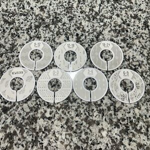 Baby clothing size organization hangers